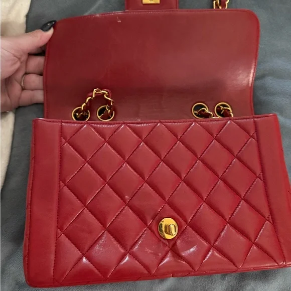 Chanel Red Quilted Leather Shoulder Bag - Picture 8 of 16